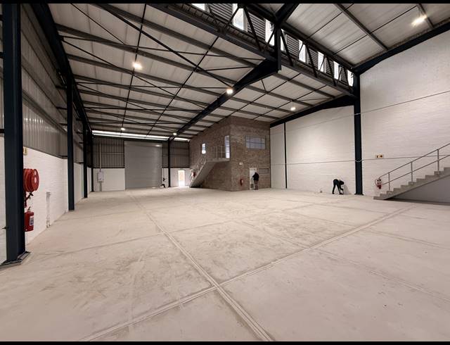 641M² WAREHOUSE FOR SALE IN FIRGROVE